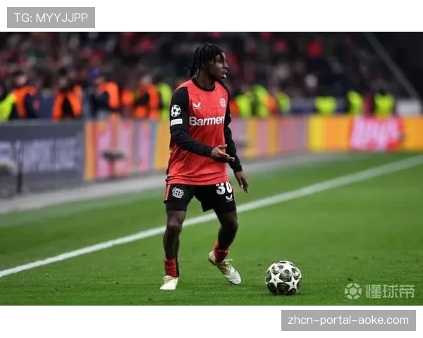 官方伤病更新：勒沃库森边锋弗林蓬预计因腿筋伤势缺席赛季剩余比赛